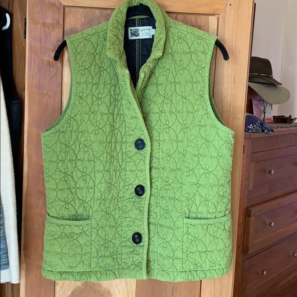 Habitat Women’s quilted vest pockets large
